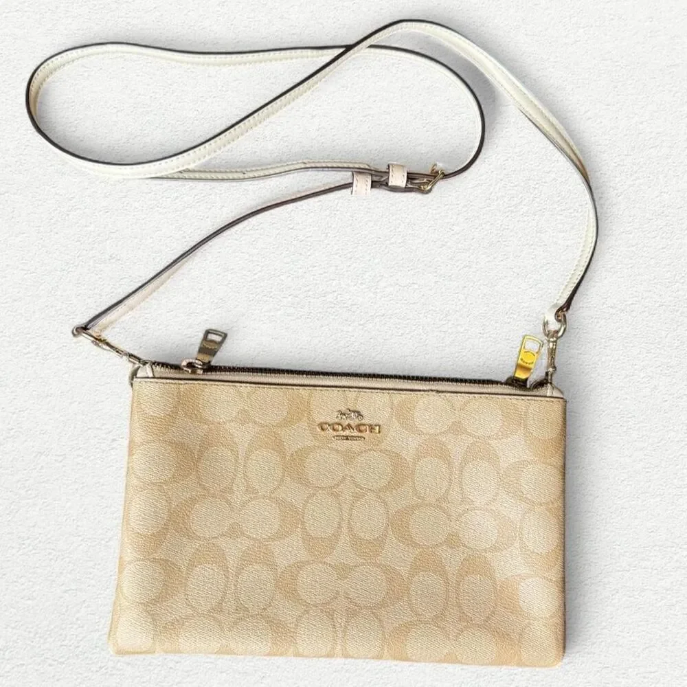 Coach Women's Cream and Tan Bag